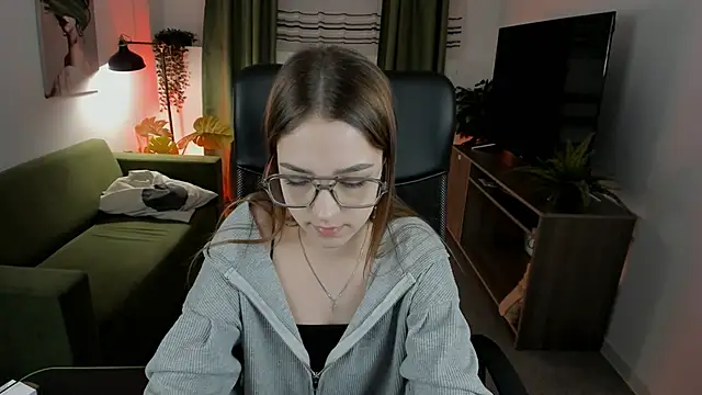 PamBeesly online show from 03.16.25