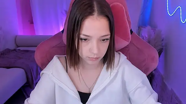 PamBeesly online show from 12.21.25