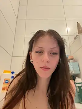 Snapshot of Ciara2004 chatting on 11.08.25 Ciara2004 online show from 11.08.25