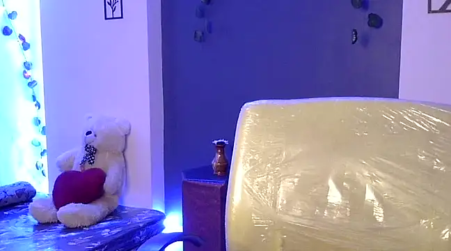 Shanaya1 online show from 02.17.25