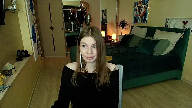 ReginaSparkle online show from 02.13.25