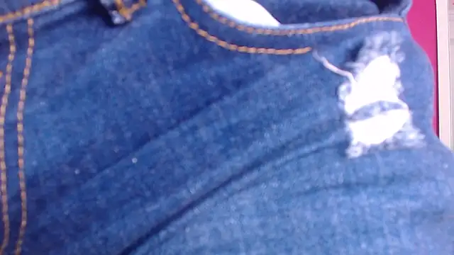 Snapshot of tinyy_whore18 chatting on 10.16.25 tinyy whore18 online show from 10.16.25