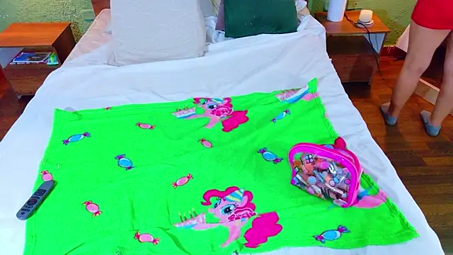 tinyy whore18 online show from 04.04.26