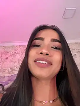 Bella Smiith  online show from 10.24.25