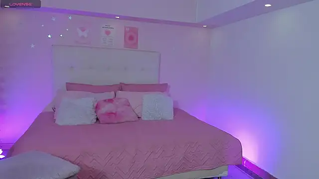 Snapshot of ScarlettDreamss7 chatting on 11.02.25 ScarlettDreamss7 online show from 11.02.25