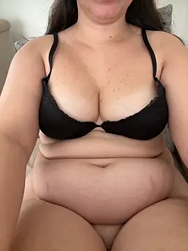 Snapshot of haskadin chatting on 10.15.25 haskadin online show from 10.15.25