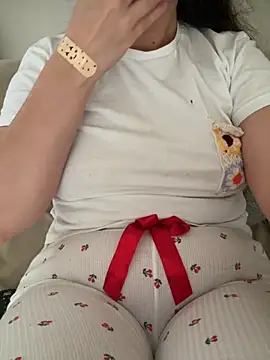 Snapshot of haskadin chatting on 10.23.25 haskadin online show from 10.23.25