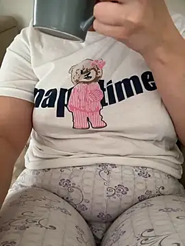 Snapshot of haskadin chatting on 10.24.25 haskadin online show from 10.24.25