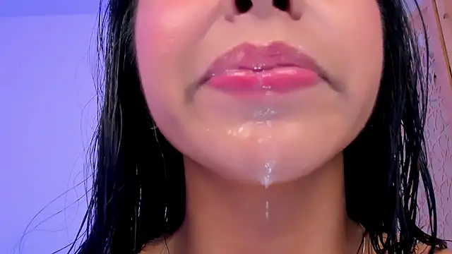 sophierooy22 online show from 12.15.24