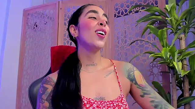 sophierooy22 online show from 12.26.24