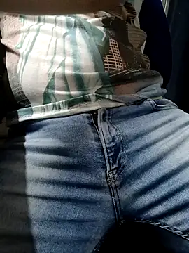 Snapshot of Greeneyes0820 chatting on 11.18.25 Greeneyes0820 online show from 11.18.25