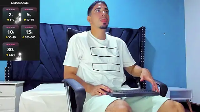 Snapshot of RYAN_PATERSON chatting on 02.27.25 RYAN PATERSON online show from 02.27.25