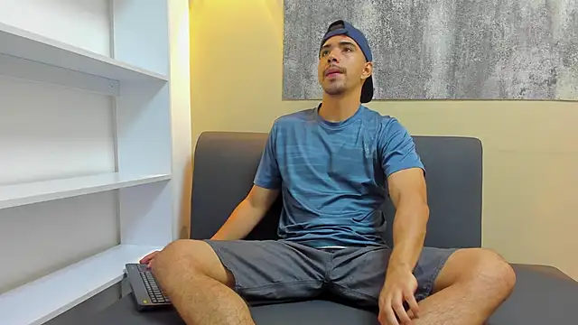 Snapshot of RYAN_PATERSON chatting on 11.11.25 RYAN PATERSON online show from 11.11.25