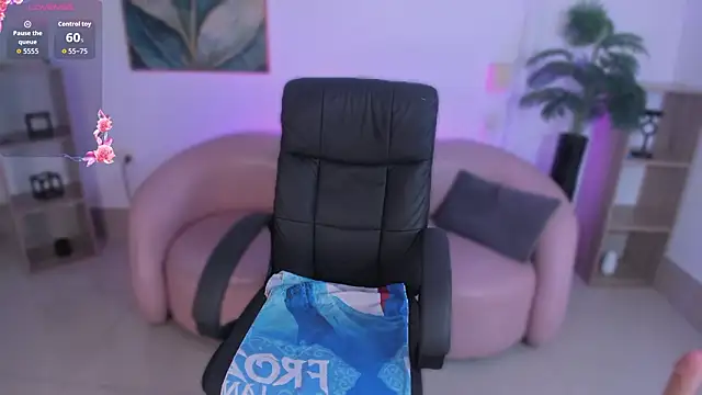 Snapshot of Ayha_khalaf chatting on 02.22.26 Ayha khalaf online show from 02.22.26