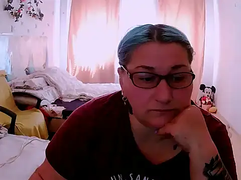 Snapshot of mayamayx chatting on 05.19.26 mayamayx online show from 05.19.26