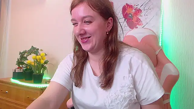 Snapshot of MarthaSimons chatting on 05.15.26 MarthaSimons online show from 05.15.26