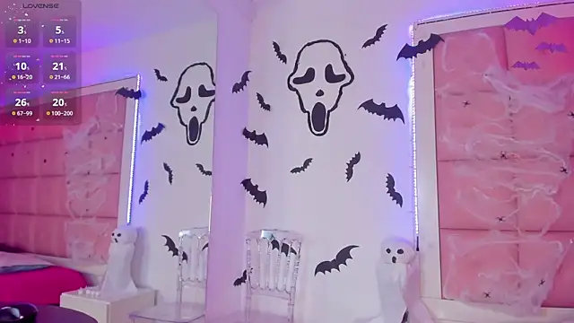 Snapshot of Lili_Bykers chatting on 10.25.25 Lili Bykers online show from 10.25.25