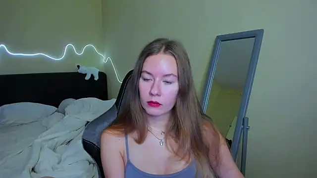 Snapshot of EmilyPaw chatting on 11.11.25 EmilyPaw online show from 11.11.25