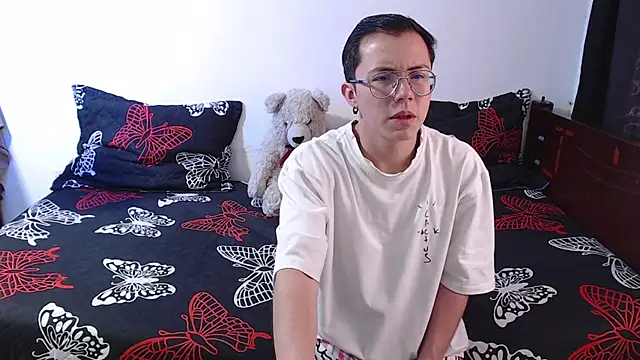 Tina 4 Charlie online show from 10.28.25