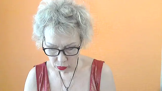 Snapshot of NessyJenixs chatting on 06.07.26 NessyJenixs online show from 06.07.26