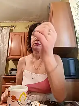 Laura Kiss online show from 01.12.25