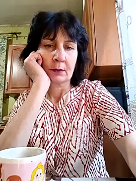 Laura Kiss online show from 12.03.25