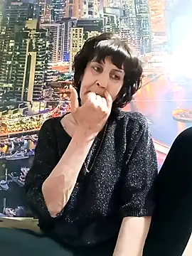 Laura Kiss online show from 04.15.26