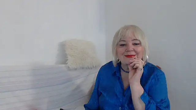 KisaMolis online show from 02.08.25