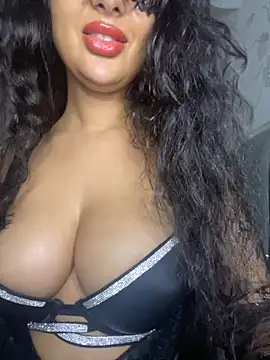 Snapshot of Lobna-alami chatting on 10.11.25 Lobna-alami online show from 10.11.25