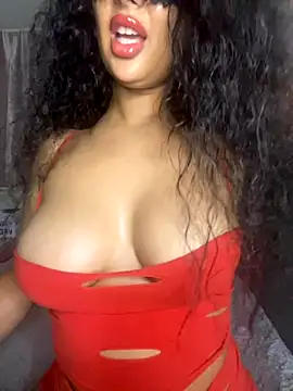 Snapshot of Lobna-alami chatting on 10.27.25 Lobna-alami online show from 10.27.25