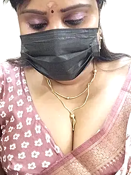 Queenflowerr online show from 02.26.25