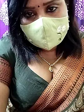 Queenflowerr online show from 10.23.25