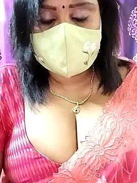 Queenflowerr online show from 10.25.25