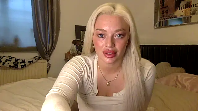 Snapshot of blissdimicco chatting on 01.23.25 blissdimicco online show from 01.23.25