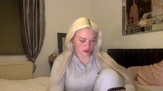 Snapshot of blissdimicco chatting on 01.29.25 blissdimicco online show from 01.29.25