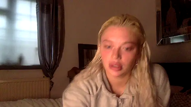 Snapshot of blissdimicco chatting on 02.01.25 blissdimicco online show from 02.01.25