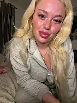 Snapshot of blissdimicco chatting on 02.19.25 blissdimicco online show from 02.19.25