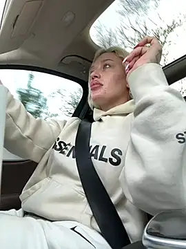 Snapshot of blissdimicco chatting on 03.01.25 blissdimicco online show from 03.01.25