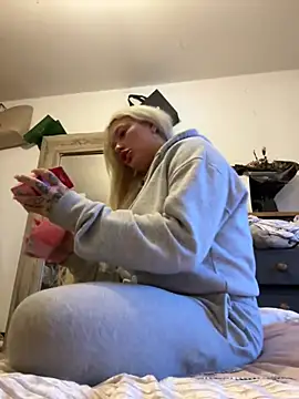 Snapshot of blissdimicco chatting on 03.03.25 blissdimicco online show from 03.03.25