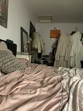 Snapshot of blissdimicco chatting on 03.04.25 blissdimicco online show from 03.04.25