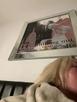 Snapshot of blissdimicco chatting on 03.06.25 blissdimicco online show from 03.06.25