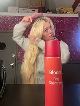 Snapshot of blissdimicco chatting on 03.13.25 blissdimicco online show from 03.13.25