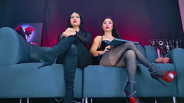 Snapshot of KaramStone chatting on 11.03.25 KaramStone online show from 11.03.25