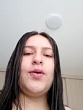 Snapshot of ary-cooper chatting on 10.24.25 ary-cooper online show from 10.24.25