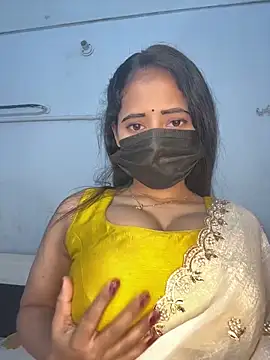 Snapshot of Hot_honey77 chatting on 10.18.25 Hot honey77 online show from 10.18.25