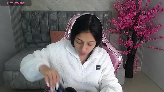 lilith petit sub online show from 01.30.25