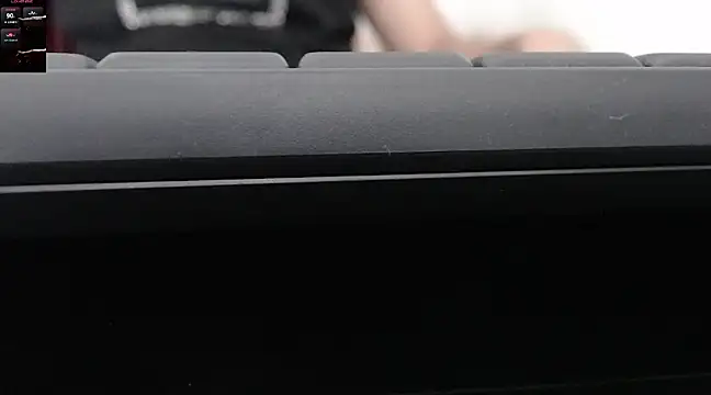 Snapshot of Frida_1982 chatting on 01.30.25 Frida 1982 online show from 01.30.25