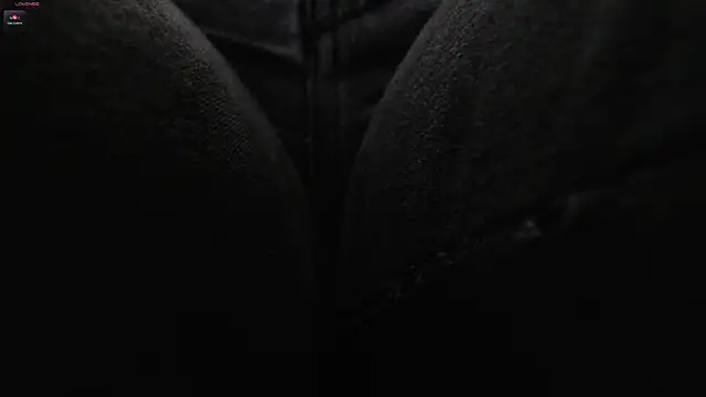 Snapshot of Frida_1982 chatting on 03.04.25 Frida 1982 online show from 03.04.25