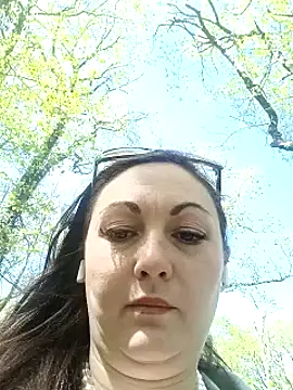 AdorahB3ll3 online show from 04.06.26