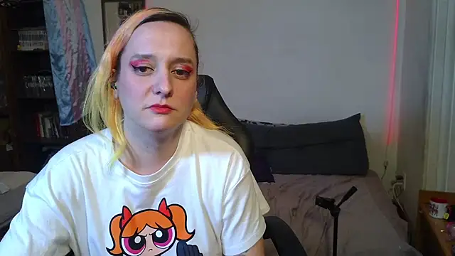 Evelan420 online show from 10.28.25